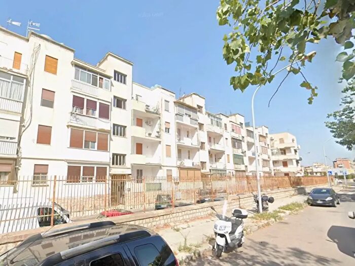 Appartamento trilocale in vendita in Via Salvatore Lo Bianco, Palermo