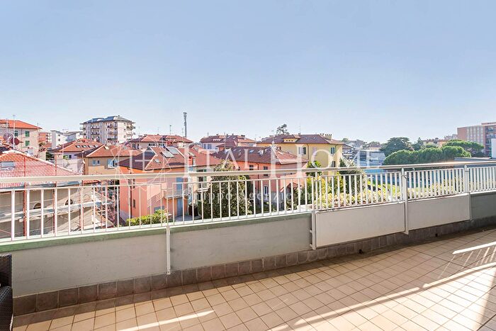 Appartamento trilocale in vendita in Via Berizzi, Bergamo