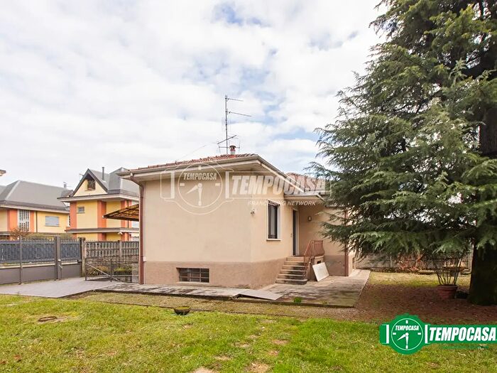 Casa trilocale in vendita in Via San Antonino Ticino C, Busto Arsizio