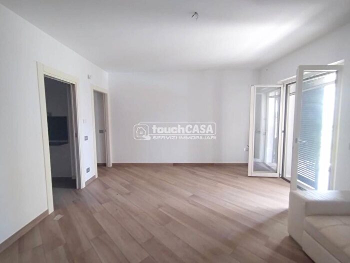 Appartamento trilocale in affitto in Via Amedeo Modigliani, Aversa