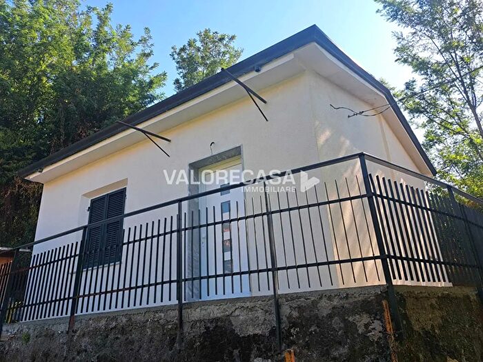 Casa trilocale in vendita in Carrara