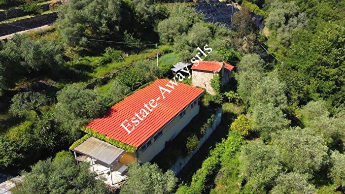 Casa trilocale in vendita in Viale Europa, Vallebona