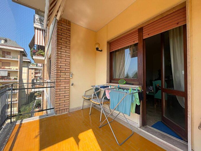 Appartamento con 5 locali in affitto in Via Luigi Lilio, Tintoretto, Roma