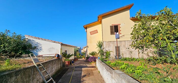 Casa con 5 locali in vendita in Via Giacomo Leopardi, Praia A Mare
