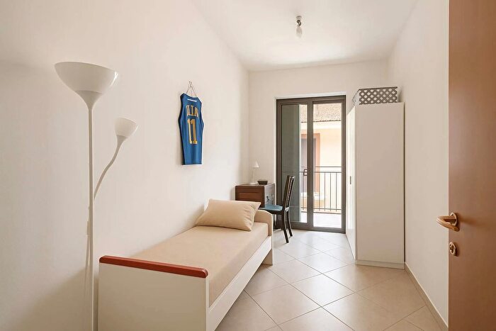 Appartamento bilocale in vendita in Via Galeota, Napoli