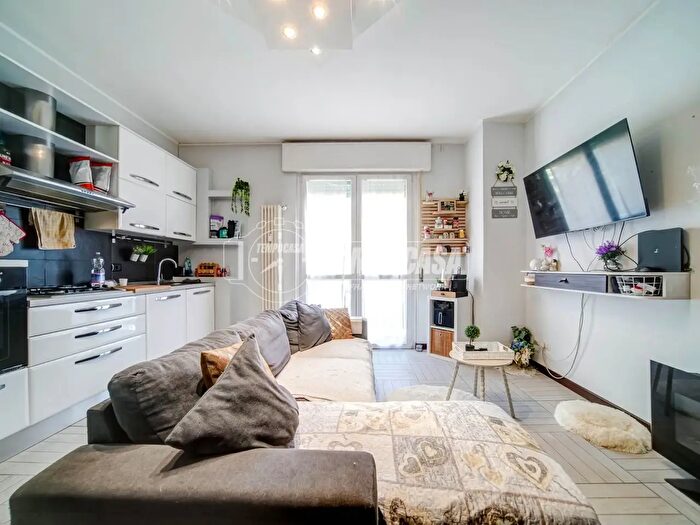 Appartamento trilocale in vendita in Via Vigorelli, Gallarate