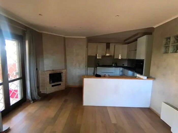 Casa con 6 locali in vendita in Via Berna, Ladispoli
