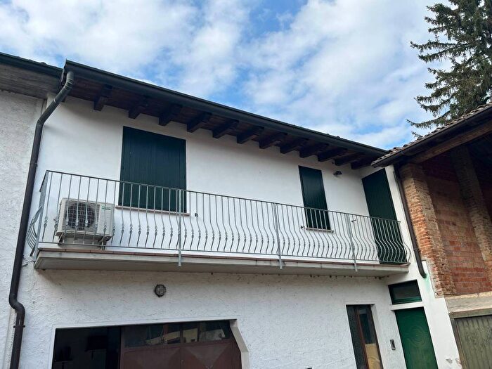 Appartamento bilocale in affitto in Via Aprile, Centro, Chignolo Po