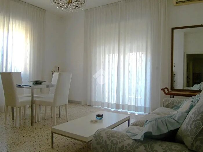 Appartamento trilocale in vendita in Via Pratovecchio, Roma
