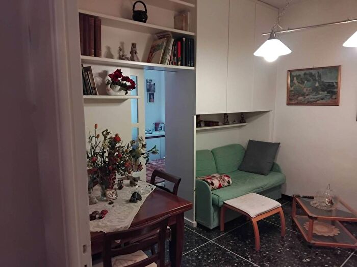 Appartamento trilocale in affitto in Via Ernesto Cabruna, Quinto, Genova