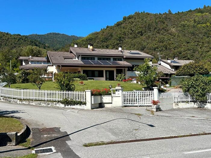 Casa con 5 locali in affitto in Via Maggio, Centro, Arsiè