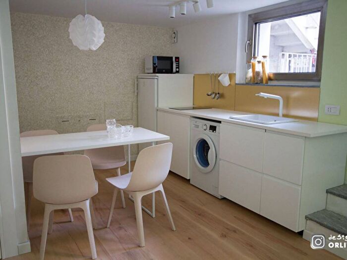 Appartamento monolocale in affitto in Via Gaetano de Castillia, Isola, Milano