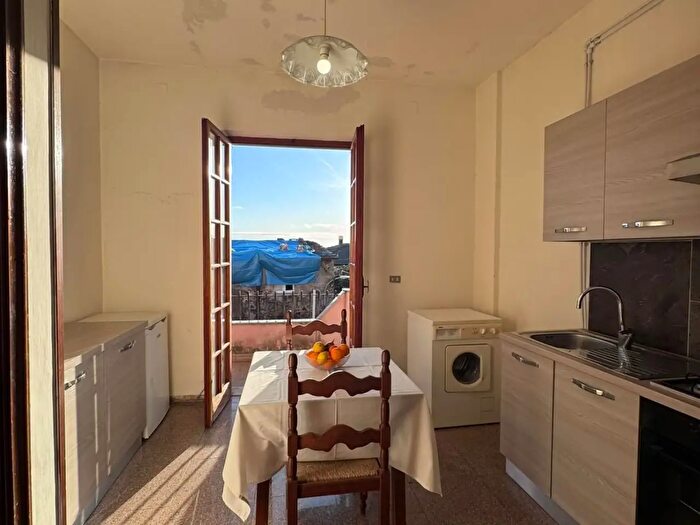 Appartamento con 5 locali in vendita in Massa