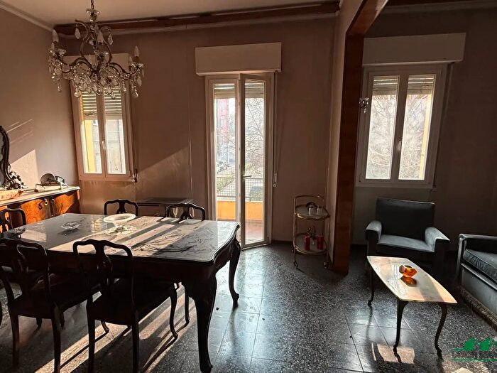 Appartamento con 7 locali in vendita in Via Nicolò dellAbate, Modena