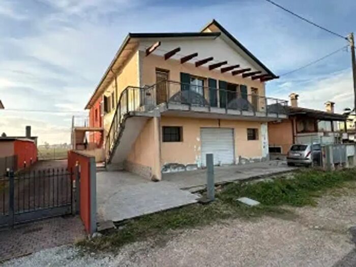 Casa quadrilocale in vendita in Via Sbarra, Cesenatico