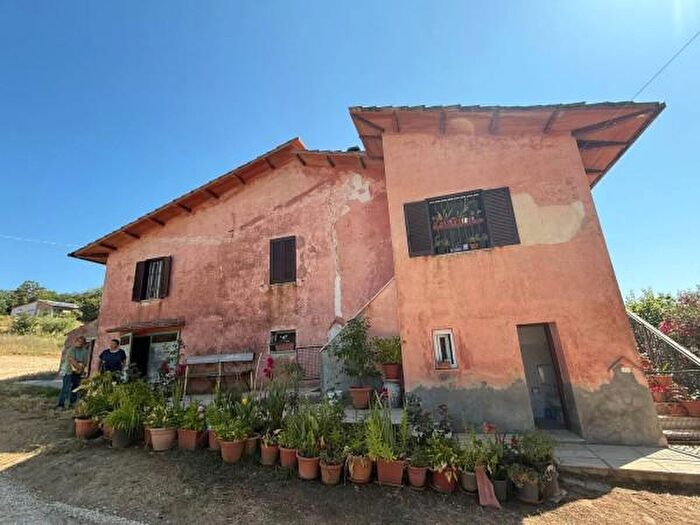 Casa con 6 locali in vendita in Manciano