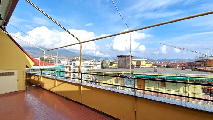 Appartamento trilocale in vendita in Via Venezia, Borghetto Santo Spirito