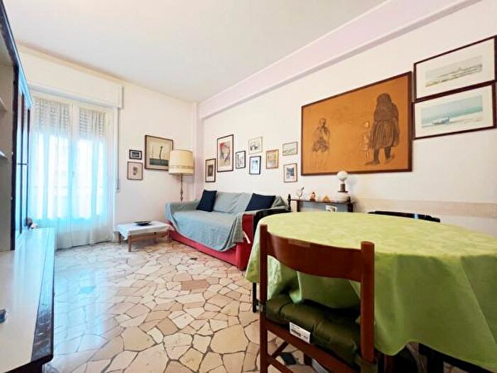 Appartamento trilocale in vendita in Via Tavazzano, Milano