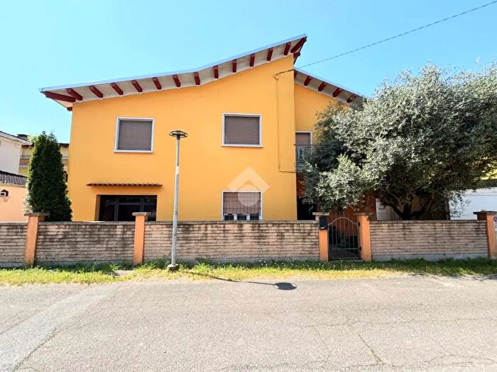 Casa con 5 locali in vendita in Via Torino, Pegognaga