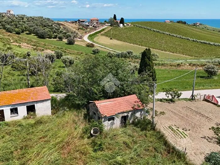 Casa monolocale in vendita in Località Colle Magnone, Roseto Degli Abruzzi