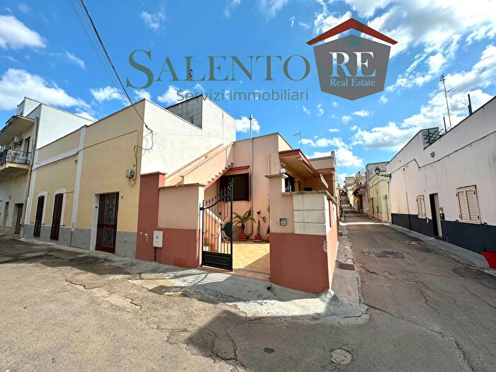 Casa quadrilocale in vendita in Via Pietro Micca, Casarano