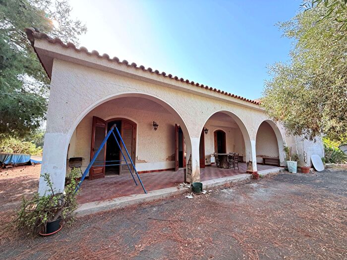 Casa con 5 locali in vendita in Via Isola, Siracusa