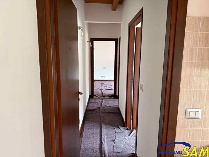 Appartamento trilocale in affitto in Via Rasori, Milano