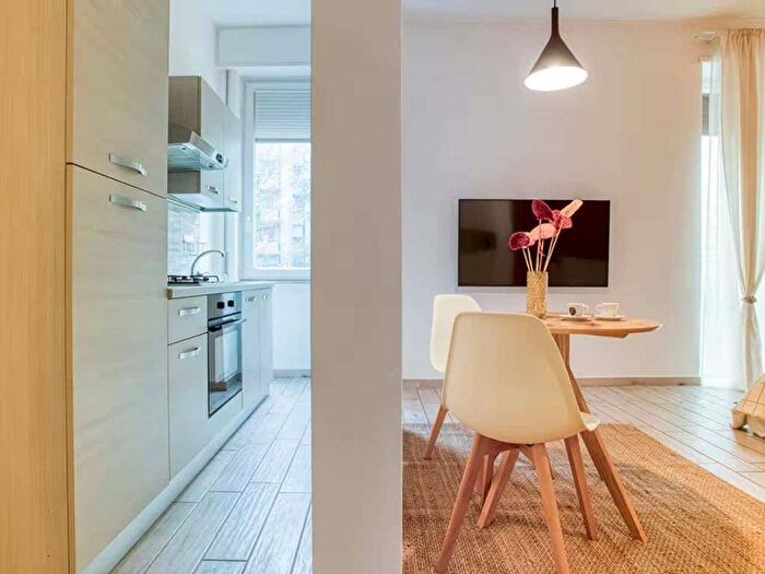 Appartamento in affitto in Via Breno, Lodi Brenta, Milano