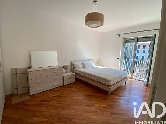 Appartamento trilocale in affitto in Via Varenna, Genova