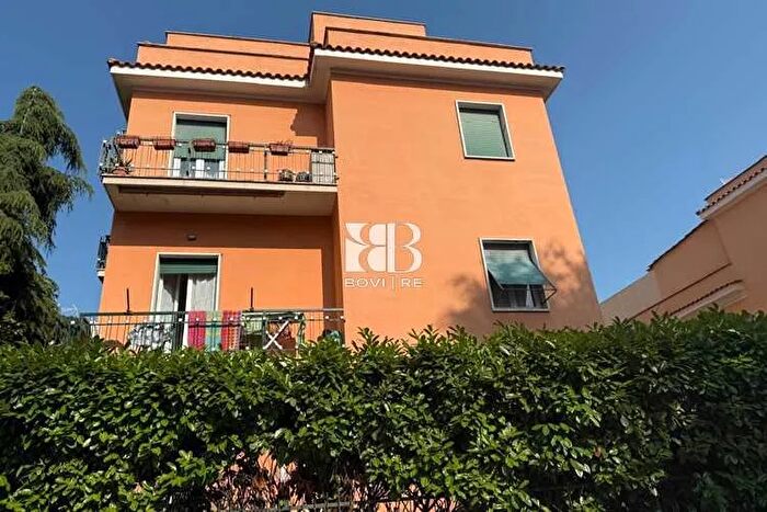 Appartamento trilocale in vendita in Via del Forte Boccea RomaBoccea, Roma
