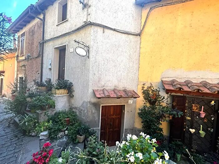 Appartamento trilocale in vendita in Via Giuseppe Proietti, Subiaco