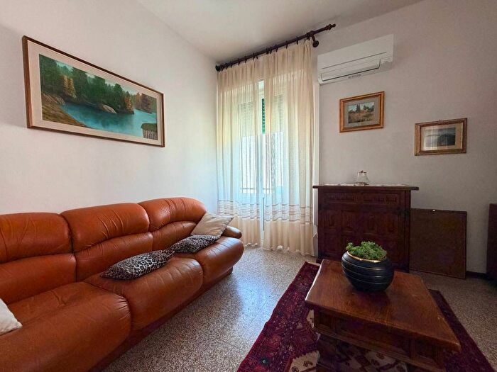 Appartamento quadrilocale in affitto in Via Renato Fucini, Coverciano, Firenze