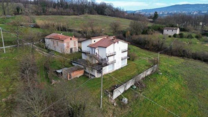Casa con 6 locali in vendita in Contrada Ischia, Vinchiaturo