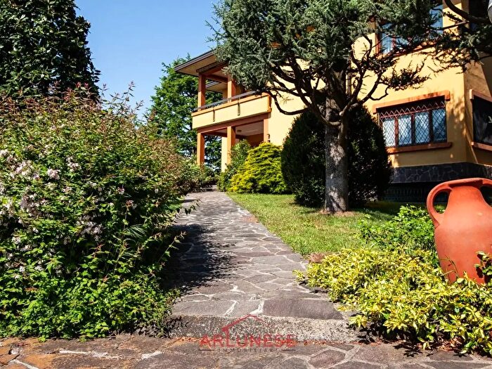 Casa con 6 locali in vendita in Via Valsugana, Arconate