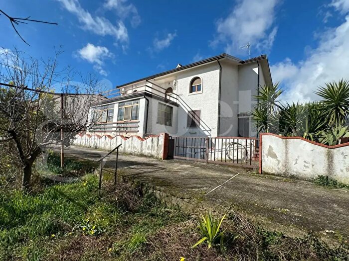 Casa con 9 locali in vendita in Via Vecchia per Alife, Piedimonte Matese