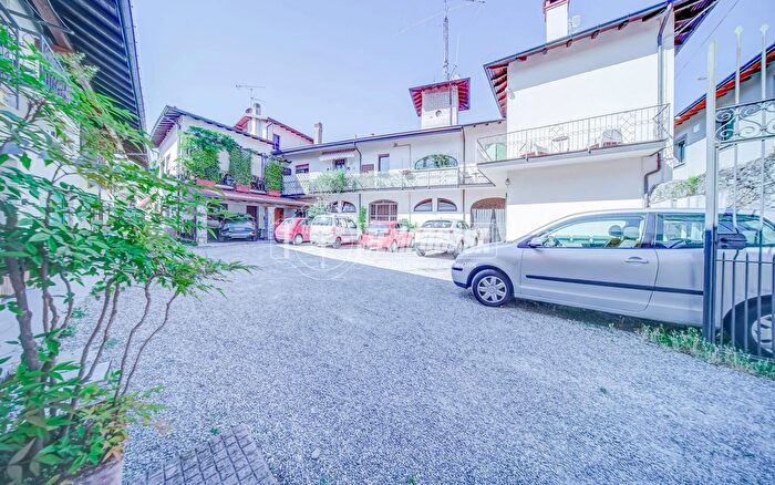 Appartamento bilocale in vendita in Angera