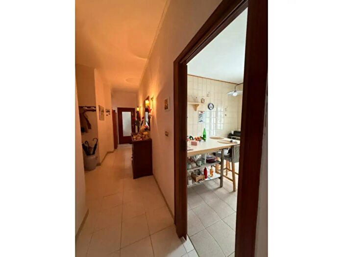 Appartamento quadrilocale in vendita in Via Provinciale Napoli Traversa, Napoli