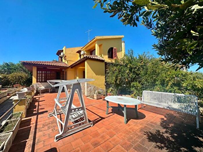 Casa con 6 locali in vendita in Via Paradiso, Milazzo