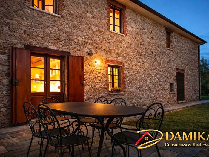 Casa con 5 locali in vendita in Forte Dei Marmi