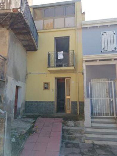 Appartamento trilocale in vendita in Piazza Ospedale San Calogero, San Salvatore Di Fitalia