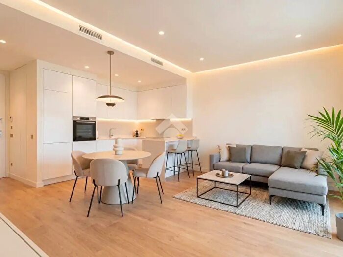 Appartamento trilocale in vendita in Via Napoleone Iii°, Villafranca Di Verona