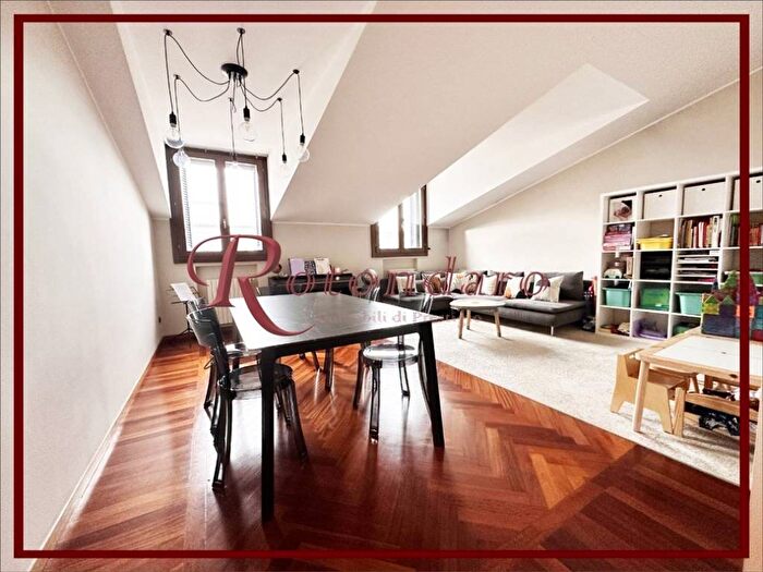 Appartamento con 5 locali in affitto in Piazza della Conciliazione, Vincenzo Monti, Milano