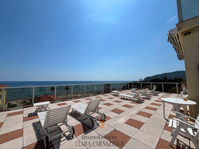 Appartamento bilocale in affitto in Via delle Magnolie, Centro, Diano Marina