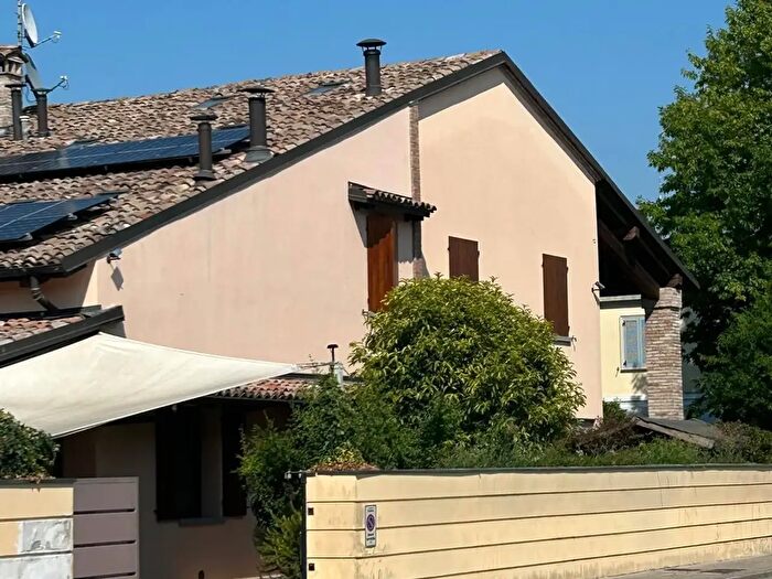 Casa quadrilocale in vendita in Via Augusto Franzoj, Parma