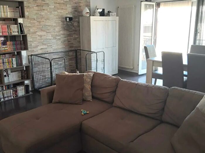 Appartamento quadrilocale in vendita in Viale Roma, Palombara Sabina