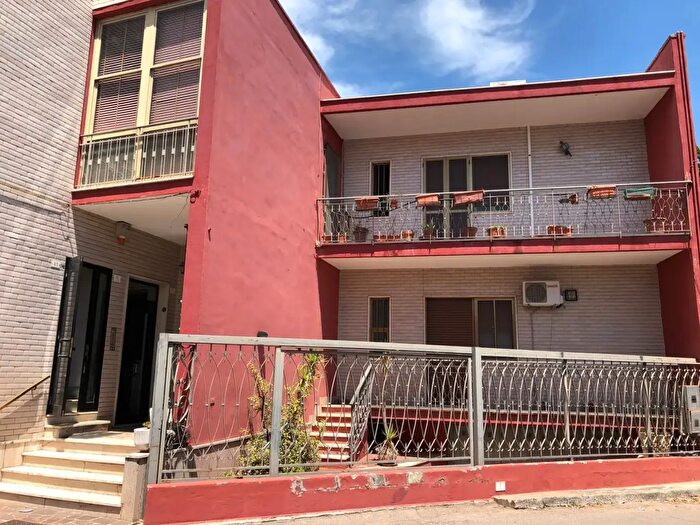 Appartamento con 8 locali in vendita in Via Vincenzo Ampolo, Surbo