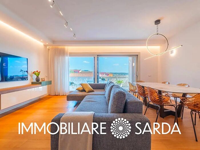 Appartamento con 5 locali in vendita in Olbia