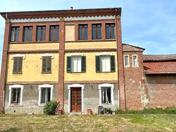 Casa con 15 locali in vendita in Occimiano