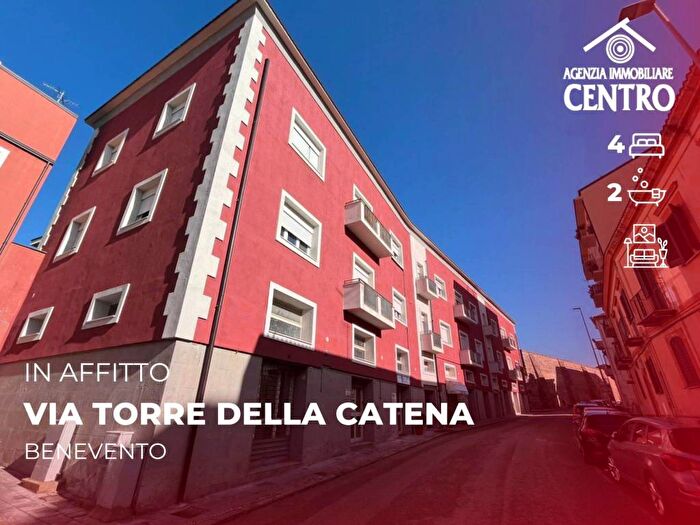 Appartamento quadrilocale in affitto in Via Torre della Catena, Centro Storico, Benevento