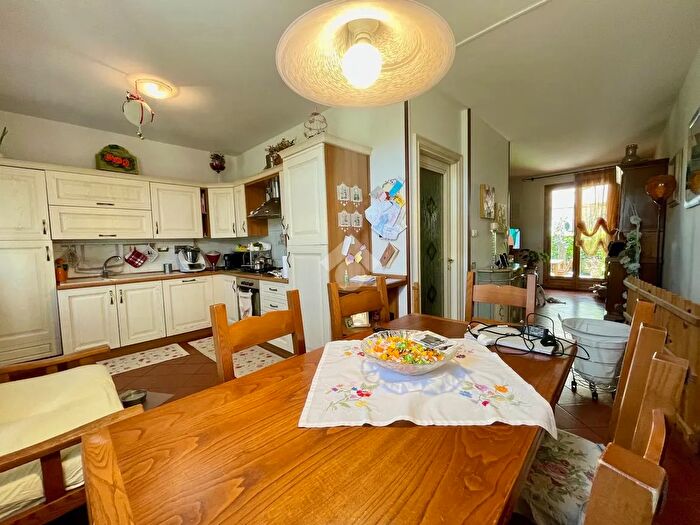 Casa con 6 locali in vendita in Villa a Schiera Via della Costituzione, Certaldo